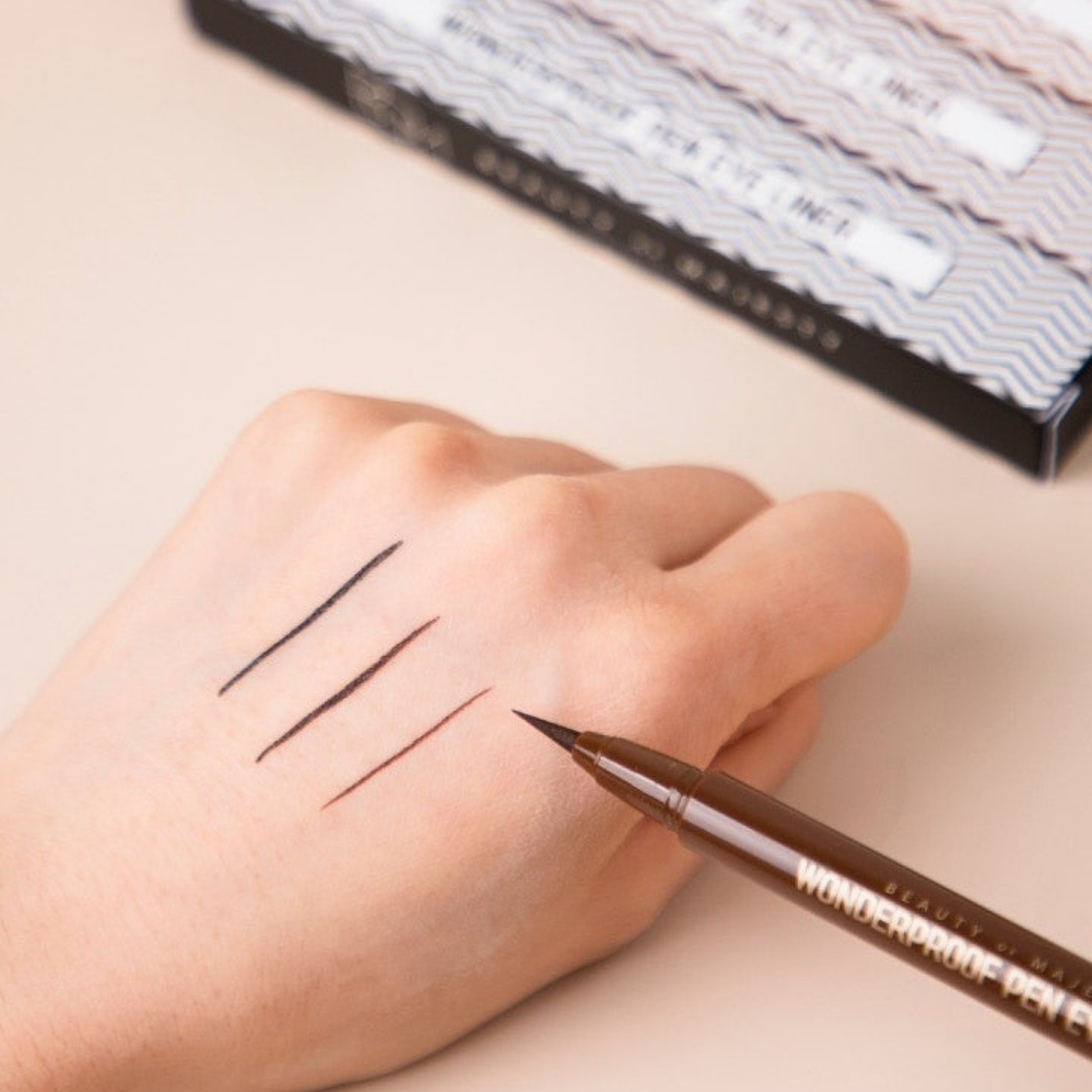 B.O.M Wonderproof Pen Eye Liner