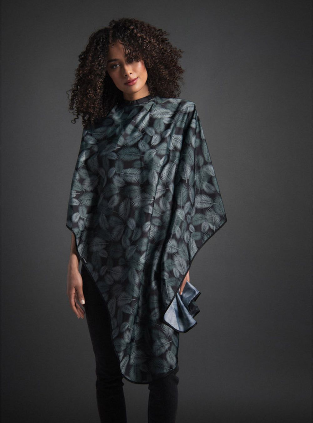FROMM Premium Client Hairstyling Cape - Palm Leaves
