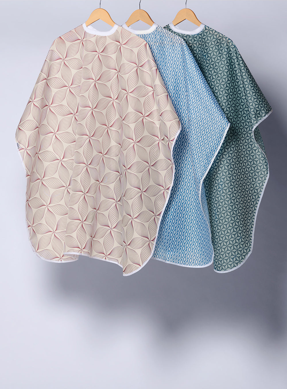 FROMM Premium Client Hairstyling Cape - Petals Print