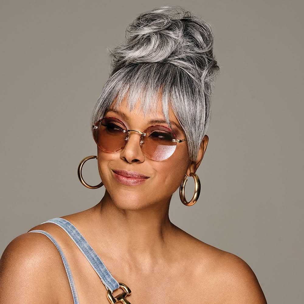 SLEEK STYLE BUN &amp; BANGS